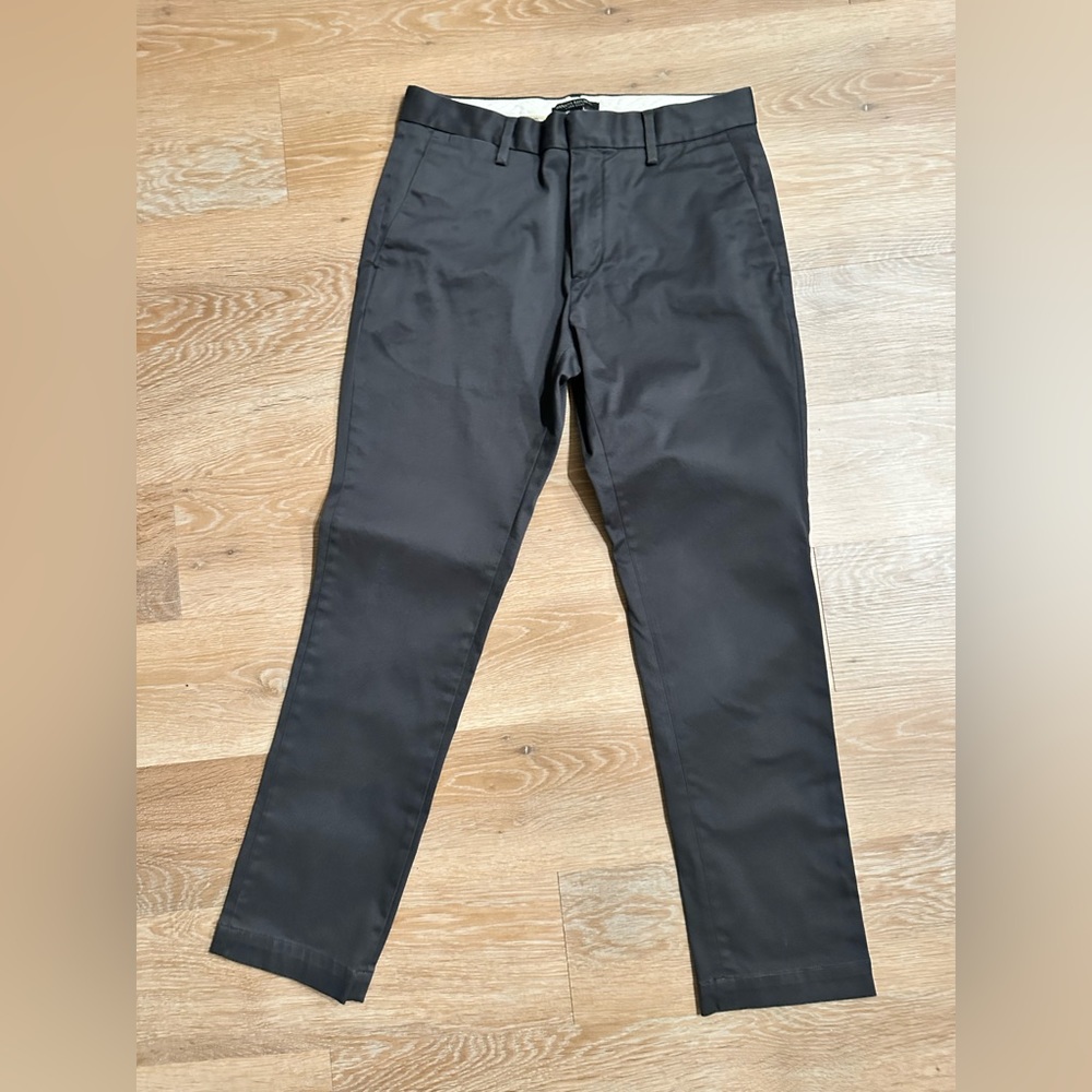 Banana Republic Size 30-30 Gunmetal Grey Chino